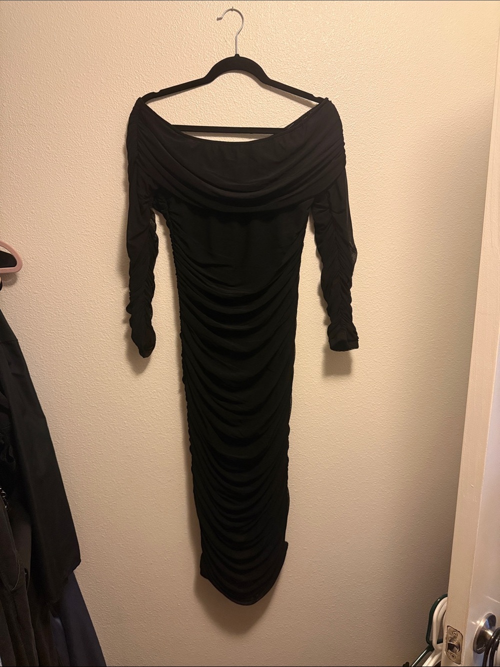 Amazon Black Off-Shoulder Ruched Long Sleeve Midi Dress